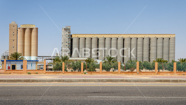 الفن الهندسي المعماري للبناء، الواجهة الخارجية للمؤسسة العامة للحبوب في المملكة العربية السعودية, صوامع الغلال ومطاحن الدقيق  في منظقة سكاكا الجوف، الاهتمام بزراعة الاشجار في الطرقات