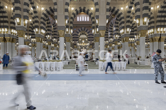 المسجد النبوي الشريف بالمدينة المنورة في المملكة العربية السعودية , الفن المعماري والديكور الداخلي للحرم المدني ، معالم دينية إسلامية ، أماكن إسلامية مقدسة