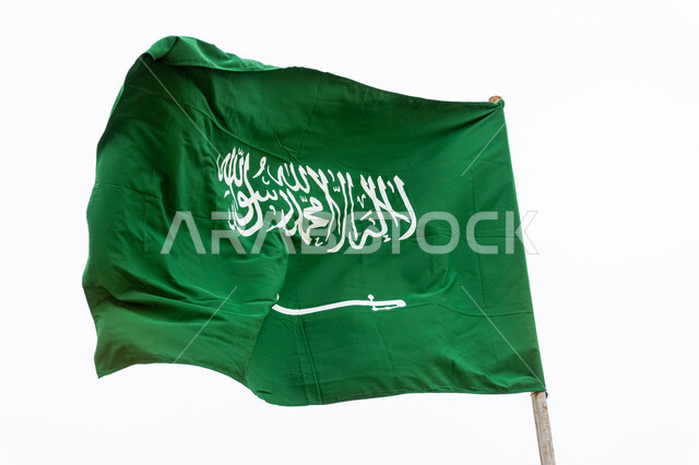 احتفالات ومناسبات وطنية تقليدية ،مفهوم حب الوطن والانتماء إليه، علم المملكة العربية السعودية، الاحتفال بذكرى اليوم الوطني السعودي 23 سبتمبر والعيد الوطني , يوم العلم 11 مارس، خلفية بيضاء