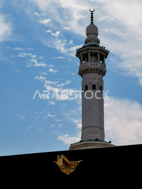 تصور مقرب لمئذنة الحرم المكي في مكة غرب المملكة العربية السعودية 