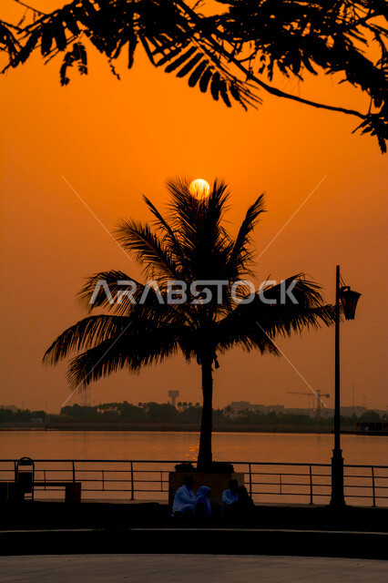 منطقة مسجد حسن عناني من الخارج هو أحد المساجد الكبيرة بمدينة جدة ، يقع على كورنيش جدة ، معالم سياحية ، مناظر طبيعية و معمارية ، جمال المملكة العربية السعودية