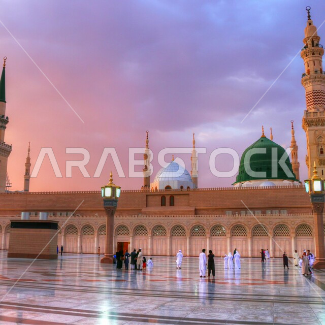 المجمع الخارجي للمسجد النبوي الشريف في المدينة المنورة بالمملكة العربية السعودية أماكن ومعالم إسلامية دينية مقدسة، الفن الهندسي المعماري لبناء المساجد، العبادة والتقرب الى الله