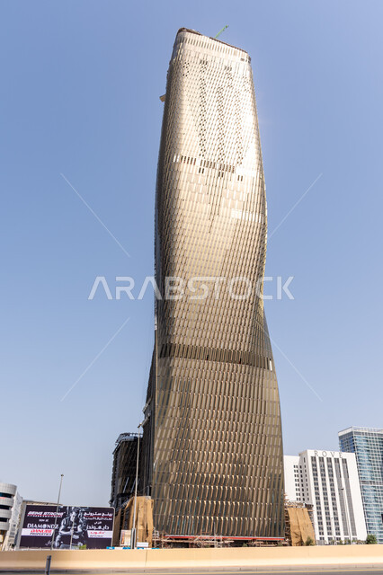 جذب واستقطاب السياح من انحاء العالم، برج الوصل الشهير في مدينة دبي، النمو والتطور العمراني للأبراج وناطحات السحاب، الفن الهندسي المعماري الحديث للمباني والمنشآت في الإمارات العربية المتحدة، المعالم والأماكن السياحية المشهورة