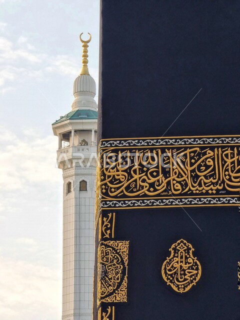 تصور مقرب لمئذنة الحرم المكي في مكة غرب المملكة العربية السعودية 