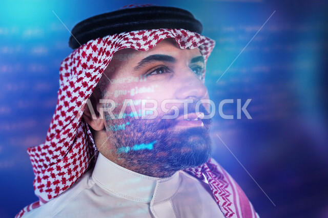 صوره مقربه لرجل عربي سعودي خليجي يتطلع لمستقبل زاهر, رجل عربي سعودي خليجي يخطط  لاهداف مستقبليه, رؤية 2030