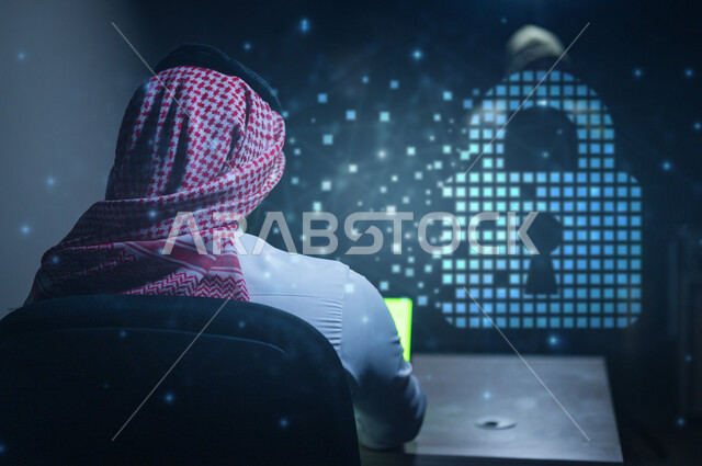 رجل أعمال عربي  خليجي سعودي، استخدام نظام حماية أمن لمنع الهاكر وفك القفل، متسلل يعمل في مجال الاختراق الأمني، القدرة على اختراق حماية الأجهزة، قفل امان بخاصية الهولوجرام ثلاثية الابعاد
