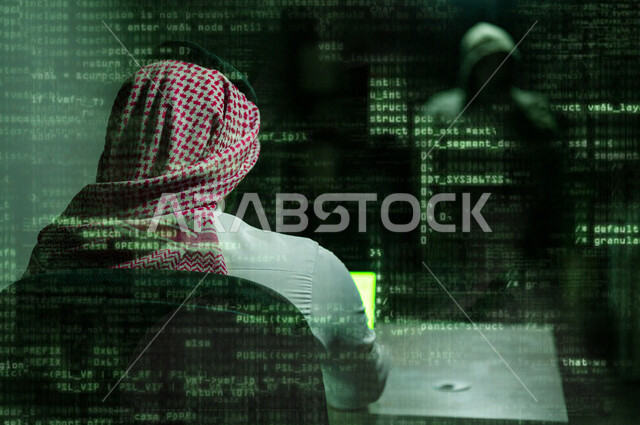 رجل اعمال عربي  خليجي سعودي، يعمل حماية الحاسوب المحمول من الهجمات الاكترونية، متسلل يعمل في مجال الاختراق الأمني، القدرة على اختراق حماية الأجهزة، الجرائم الالكترونية