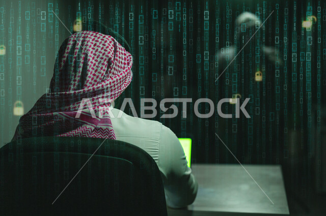 رجل اعمال عربي  خليجي سعودي، يعمل حماية الحاسوب المحمول من الهجمات الاكترونية، متسلل يعمل في مجال الاختراق الأمني، القدرة على اختراق حماية الأجهزة، الجرائم الالكترونية