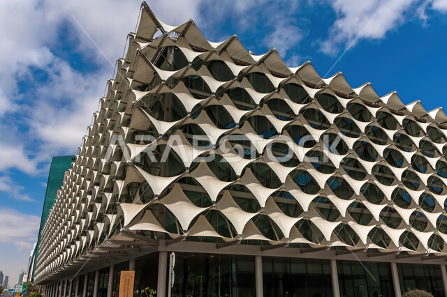 الفن الهندسي المعماري الخارجي لمكتبة الملك فهد في مدينة الرياض، المعالم الثقافية المشهورة, المكتبات والأبراج والمنشآت المعمارية في المملكة العربية السعودية