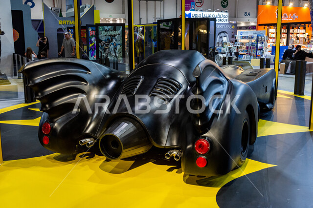 سيارة باتمان في معرض أبو ظبي الدولي للكتاب 2024, استقطاب وجذب السياح من أنحاء العالم، معارض وفعاليات في الإمارات العربية المتحدة، المعالم و الأماكن السياحية الثقافية المشهورة