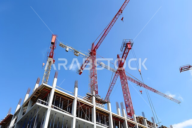 اعمال البناء وصب الخرسانات ووضع الأساسات, تنفيذ مخطط الإعمار وتشكيل الهيكل المعدني, مفهوم الهندسة الانشائية والمعمارية، مبنى قيد الانشاء في المملكة العربية السعودية