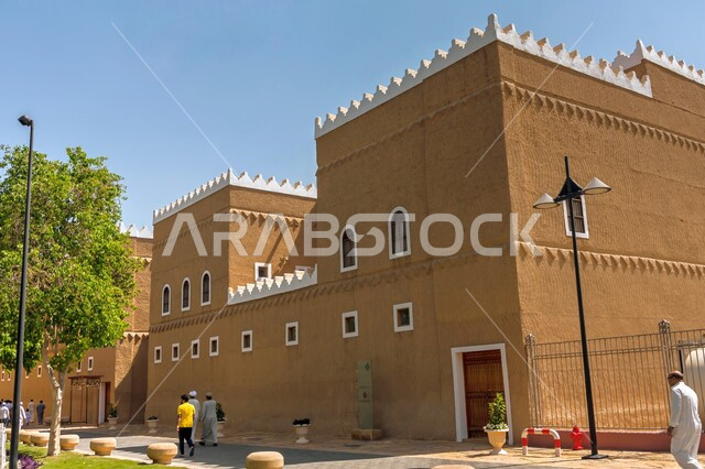 الفن الهندسي المعماري القديم لمكتب الجمعية السعودية للمحافظة على التراث في البجيري في حي الطريف، المباني والبيوت الأثرية الطينية في الدرعية القديمة بمدينة الرياض، معالم أثرية تاريخية قديمة، تأسيس الدولة السعودية الأولى 1727م