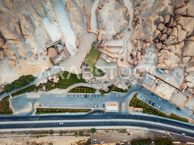 القمم والمرتفعات الجبلية في مدينة الاحساء، المعالم التاريخية الأثرية القديمة في المملكة العربية السعودية، التضاريس الطبيعية والتكوينات والتشكلات الصخرية، سلسلة جبال القارة في النهار