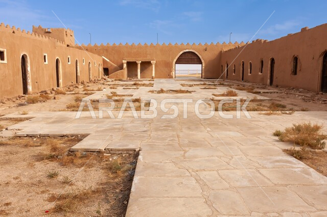 استكشاف التاريخ والثقافة, وجهة سياحية مشهورة للزائرين من شتى أنحاء العالم,  قصر ابو جفان التراثي في العرمة, اماكن ومعالم سياحية في مدينة الرياض في المملكة العربية السعودية, المباني القديمة المصنوعة من الطين