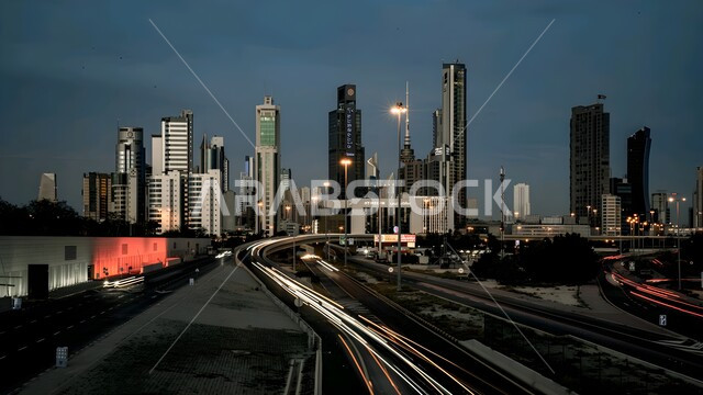 التطور والتقدم العمراني للمباني و المنشآت التجارية و السكنية، الفن الهندسي المعماري على الطراز الحديث للابراج وناطحات السحاب في مدينة الكويت ليلا، الطرق والشوارع الاسفلتية المعبدة، المعالم السياحية المشهورة