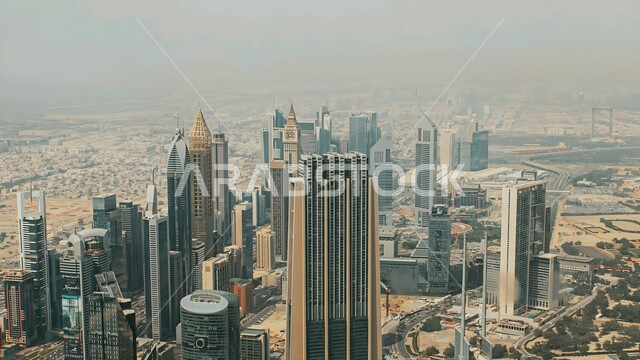 جذب واستقطاب السياح من أنحاء العالم، النمو والتطور العمراني على ساحل الخليج، الفن الهندسي المعماري على الطراز الحديث للأبراج وناطحات السحاب في مدينة دبي، معالم وأماكن سياحية مشهورة, المباني والمنشآت السكنية والتجارية في الامارات العربية المتحدة