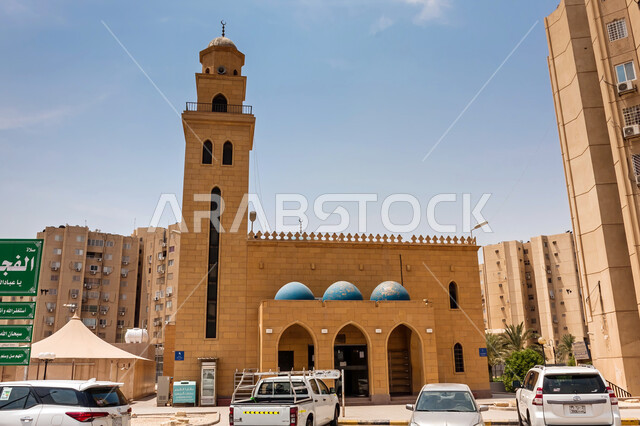 مسجد سارة بنت إبراهيم الشنيفي, أماكن لأداء الفرائض الدينية و الصلوات, الفن الهندسي المعماري لبناء المساجد في المملكة العربية السعودية, مفهوم العبادة و التقرب إلى الله تعالى