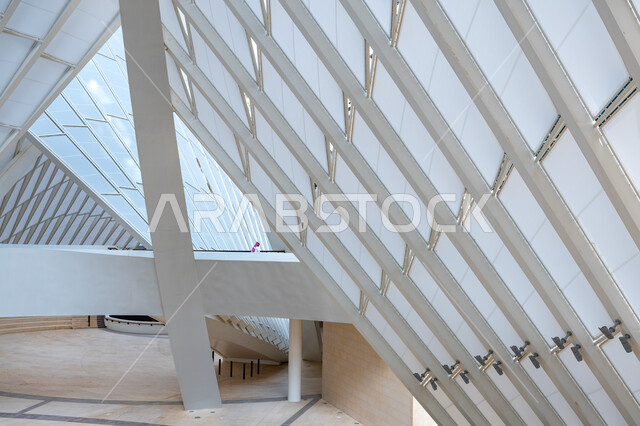 الفنون والتصاميم الهندسية المعمارية المتطورة للمعالم والأماكن السياحية في مدينة الرياض, الأبراج المالية والمنشآت الاقتصادية في وقت النهار، مركز الملك عبد الله المالي (كافد)، النمو والتطور العمراني لناطحات السحاب والمباني