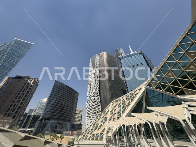  الوجهة الرئيسية للمال والاعمال, الفن الهندسي المعماري الحديث والمتطور لأبراج الملك عبدالله المالية كافد في مدينة الرياض, النمو والتقدم العمراني والاقتصادي في العاصمة, المدينة المالية والاقتصادية في المملكة العربية السعودية