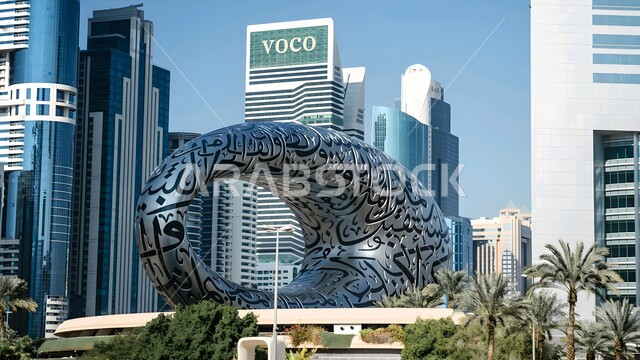 متحف المستقبل في إمارة دبي، رؤيه مستقبليه إماراتية، معالم وأماكن سياحية مشهورة في الإمارات العربيه المتحده، الفن الهندسي المعماري للمتاحف والمباني على الطراز الحديث، التصاميم والديكورات المتميزة