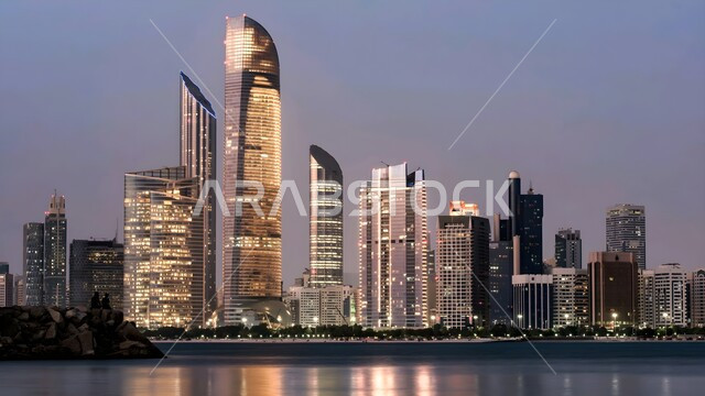 الفن الهندسي المعماري المتميز على الطراز الحديث للمباني وناطحات السحاب، المنشآت التجارية في الإمارات العربية المتحدة، المعالم السياحية المشهورة، النمو والتقدم العمراني في دبي، الأبراج المطلة على ساحل الخليج العربي، جذب السياح من شتى أنحاء العالم