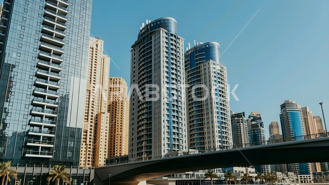 الأبراج وناطحات السحاب في الامارات العربية المتحدة، الفنون والتصاميم المعمارية الحديثة، بناء مستقبل حضاري متطور في دبي، المنشآت والمباني التجارية الشاهقة، التقدم والنمو العمراني وتحسين وتطوير البنية التحتية