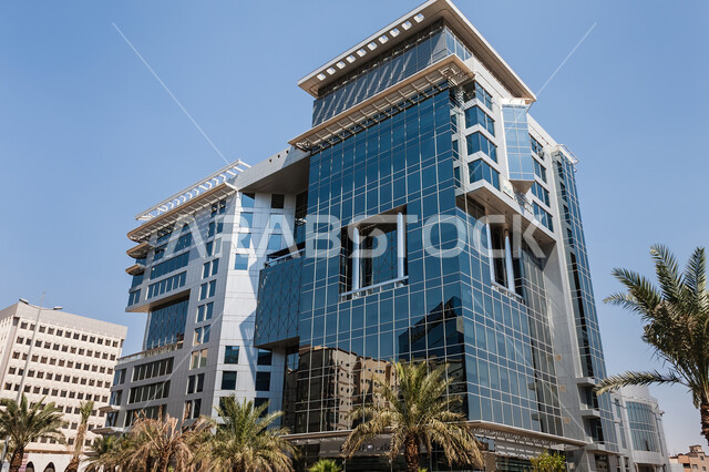 المعالم الاقتصادية المشهورة، الفن الهندسي المعماري في تصميم المباني بمدينة الرياض، شركة المتوسط ​​والخليج للتأمين التعاوني (ميدغلف) في المملكة العربية السعودية، النهضة بالاقتصاد السعودي