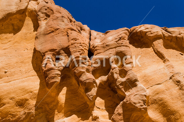 الجمال التاريخي لمدائن صالح في العلا بالمملكة العربية السعودية، الجمال الطبيعي للتشكيلات الصخيرة، الحضارة العربية القديمة، معالم اثرية سياحية في السعودية