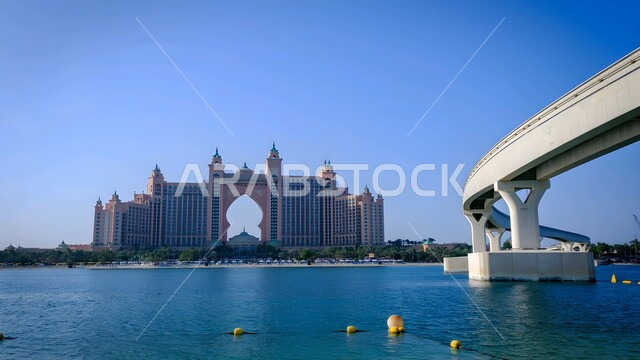 الفن الهندسي المعماري لتصميم منتجع اتلانتس في دولة الامارات العربية المتحدة، الفنادق والمنتجعات السياحية الفاخرة في مدينة دبي على ساحل الخليج العربي، اماكن ومعالم جذب سياحي مشهورة
