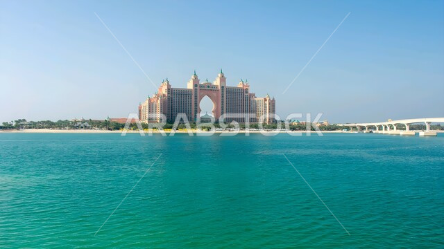 الفن الهندسي المعماري لتصميم منتجع اتلانتس في دولة الامارات العربية المتحدة، الفنادق والمنتجعات السياحية الفاخرة في مدينة دبي على ساحل الخليج العربي، اماكن ومعالم جذب سياحي مشهورة