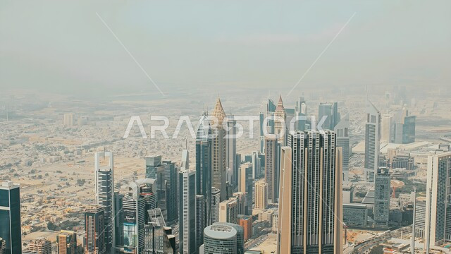 التطور والنمو العمراني للمباني والمنشآت التجارية، جذب واستقطاب السياح من انحاء العالم، فندق العنوان في إمارة دبي في الإمارات العربية المتحدة، الفن الهندسي المعماري للأبراج وناطحات السحاب، معالم وأماكن سياحية مشهورة