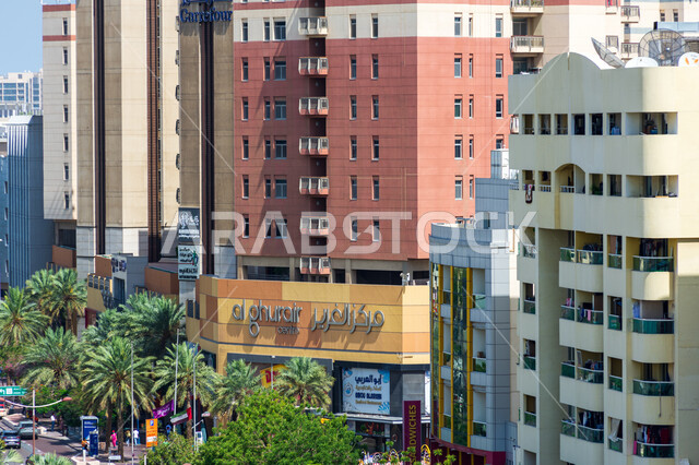 الفن الهندسي المعماري لمبنى مركز الغرير في منطقة الديرة، أقدم مراكز التسوق في دبي، السياحة والترفيه في الإمارات العربية المتحدة، محلات ومتاجر وطنية أثرية، أماكن سياحية مشهورة لجذب الزوار من شتى انحاء العالم