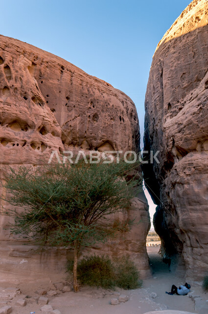 الجمال التاريخي لمدائن صالح في العلا بالمملكة العربية السعودية، الحضارة العربية القديمة، جمال التشكيلات الصخرية ، معالم اثرية تاريخية سياحية في السعودية ، السياحة في السعودية