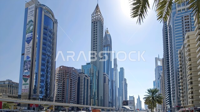 الواجهة السياحية في الامارات العربية المتحدة, النمو والتطور العمراني في الخليج العربي, الفن الهندسي المعماري على الطراز الحديث للأبراج وناطحات السحاب, جذب واستقطاب السياح من انحاء العالم