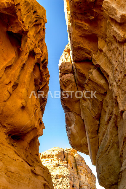 الجمال التاريخي لمدائن صالح في العلا بالمملكة العربية السعودية، الحضارة العربية القديمة، الجمال الطبيعي للتشكيلات الصخيرة، جمال الطبيعة الصحراوية، معالم اثرية تاريخية، السياحية في السعودية