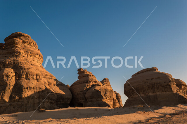 الجمال التاريخي لمدائن صالح في العلا بالمملكة العربية السعودية، الحضارة العربية القديمة، الجمال الطبيعي للتشكيلات الصخيرة، جمال الطبيعة الصحراوية، معالم اثرية تاريخية، السياحية في السعودية