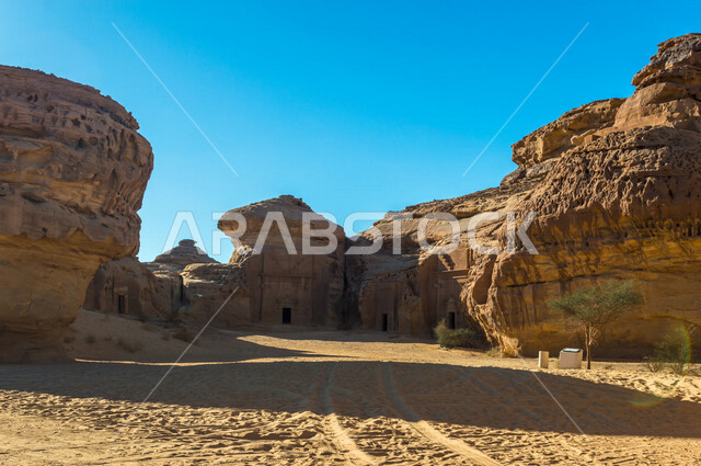الجمال التاريخي لمدائن صالح في العلا بالمملكة العربية السعودية، الحضارة العربية القديمة، الجمال الطبيعي للتشكيلات الصخيرة، جمال الطبيعة الصحراوية، معالم اثرية تاريخية، السياحية في السعودية
