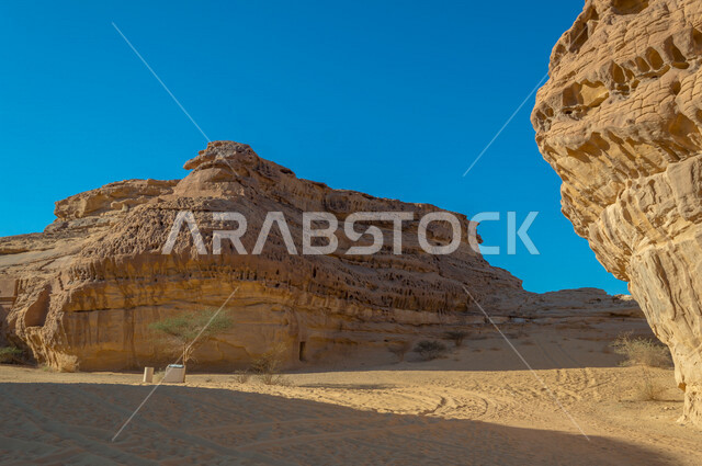 الجمال التاريخي لمدائن صالح في العلا بالمملكة العربية السعودية، الحضارة العربية القديمة، الجمال الطبيعي للتشكيلات الصخيرة، جمال الطبيعة الصحراوية، معالم اثرية تاريخية، السياحية في السعودية