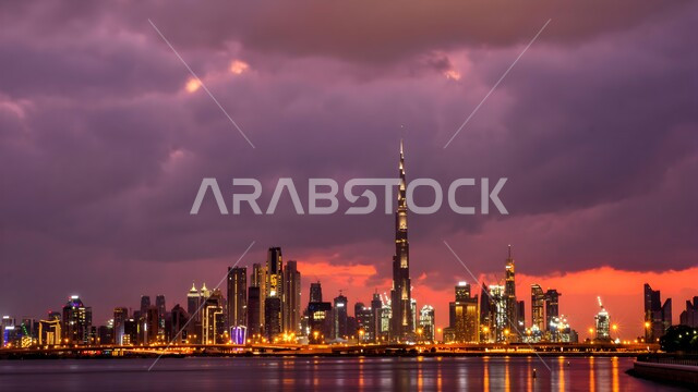 النمو والتطور العمراني على ساحل الخليج العربي، الفن الهندسي المعماري لبرج خليفة وسط ناطحات السحاب في مدينة دبي، الواجهة السياحية في الامارات العربية المتحدة، جذب واستقطاب السياح من انحاء العالم