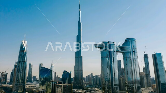 النمو والتطور العمراني على ساحل الخليج العربي، الفن الهندسي المعماري لبرج خليفة وسط ناطحات السحاب في مدينة دبي، الواجهة السياحية في الامارات العربية المتحدة، جذب واستقطاب السياح من انحاء العالم