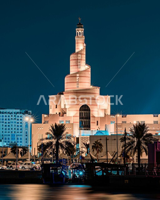 العبادة والتقرب إلى الله، معالم دينية مشهوره ، الفن الهندسي المعماري للمراكز الثقافية الاسلامية, التطور والتقدم العمراني لمنشآت المدن القطرية, أماكن استقطاب السياح من شتى أنحاء العالم