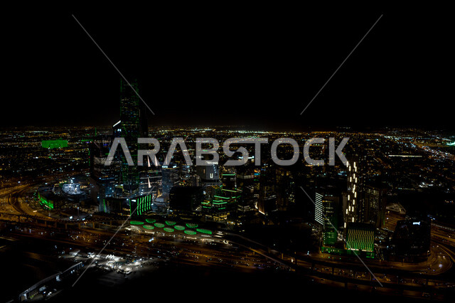 الفن الهندسي المعماري للمباني والمنشآت الاقتصادية في المملكة العربية السعودية, النمو والتطور العمراني للأبراج وناطحات السحاب المضيئة ليلاً, صورة مقربة لمركز الملك عبدالله المالي ( كافد )، الأماكن والمعالم المشهورة في الرياض