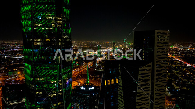 الفن الهندسي المعماري للمباني والمنشآت الاقتصادية في المملكة العربية السعودية, النمو والتطور العمراني للأبراج وناطحات السحاب المضيئة ليلاً, صورة مقربة لمركز الملك عبدالله المالي ( كافد )، الأماكن والمعالم المشهورة في الرياض