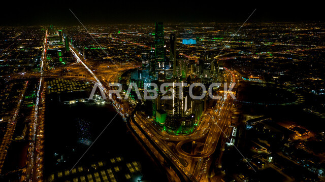 الفن الهندسي المعماري للمباني والمنشآت الاقتصادية في المملكة العربية السعودية, النمو والتطور العمراني للأبراج وناطحات السحاب المضيئة ليلاً, صورة مقربة لمركز الملك عبدالله المالي ( كافد )، الأماكن والمعالم المشهورة في الرياض