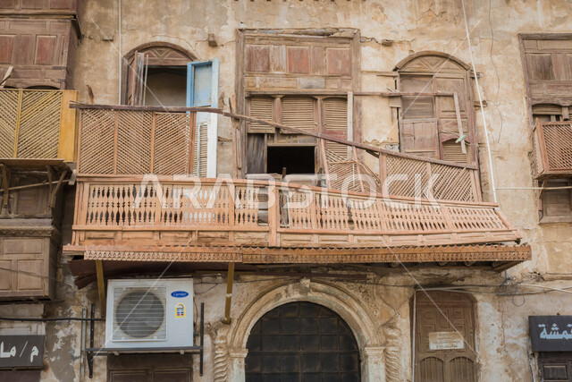 المدينة التاريخية في جدة بتصميم معماري عربي و إسلامي قديم ، بلد التاريخية في مدينة جدة ، أماكن سياحية جذابة في المملكة العربية السعودية