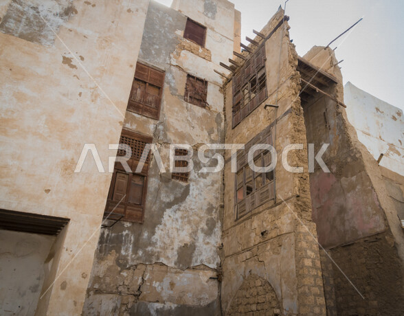 المدينة التاريخية في جدة بتصميم معماري عربي و إسلامي قديم ، بلد التاريخية في مدينة جدة ، أماكن سياحية جذابة في المملكة العربية السعودية
