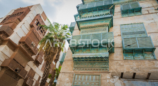المدينة التاريخية في جدة بتصميم معماري عربي و إسلامي قديم ، بلد التاريخية في مدينة جدة ، أماكن سياحية جذابة في المملكة العربية السعودية