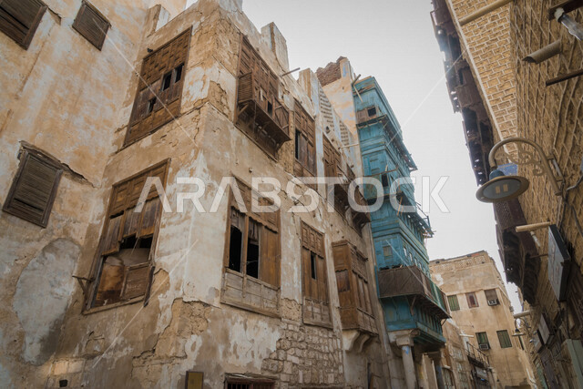 المدينة التاريخية في جدة بتصميم معماري عربي و إسلامي قديم ، بلد التاريخية في مدينة جدة ، أماكن سياحية جذابة في المملكة العربية السعودية