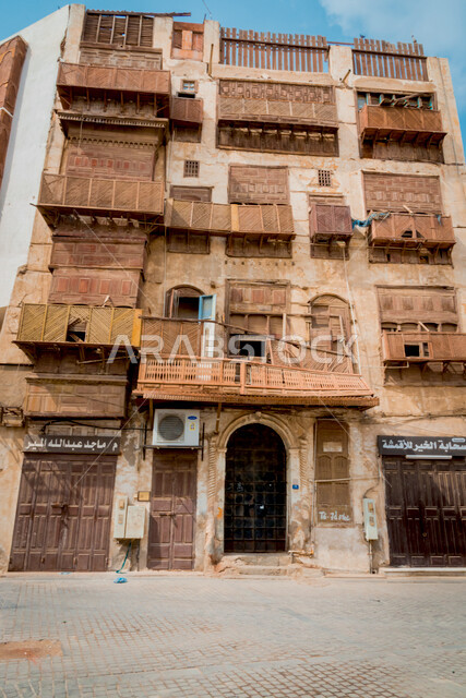 المدينة التاريخية في جدة بتصميم معماري عربي و إسلامي قديم ، بلد التاريخية في مدينة جدة ، أماكن سياحية جذابة في المملكة العربية السعودية