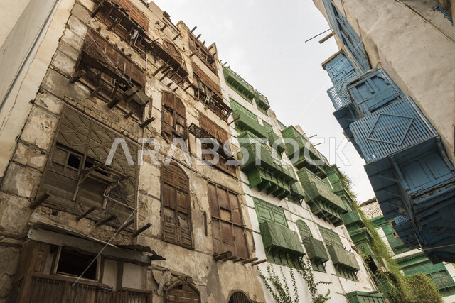 المدينة التاريخية في جدة بتصميم معماري عربي و إسلامي قديم ، بلد التاريخية في مدينة جدة ، أماكن سياحية جذابة في المملكة العربية السعودية